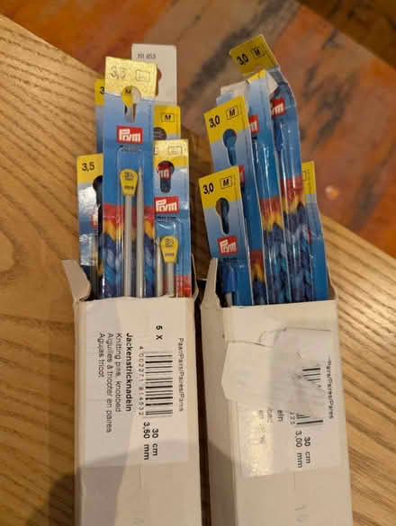 Photo of free Knitting pins (Irlams o' th' Height M6 7RR) #2
