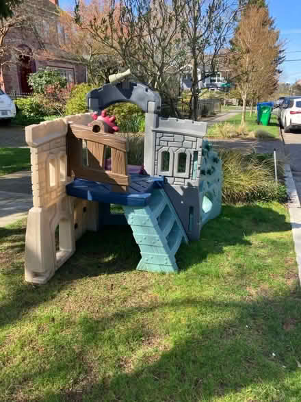 Photo of free play structure (109 NE 59th St.) #2
