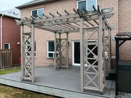 Photo of free Wood Pergola Structure (l1k ob5) #1