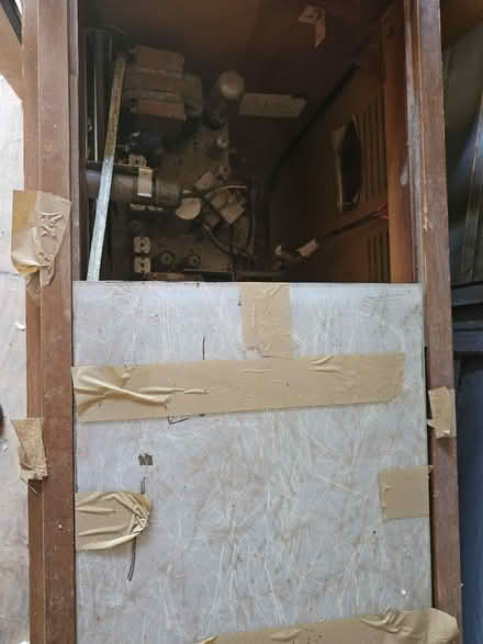 Photo of free Phonograph/radio 50's (Los Altos) #2