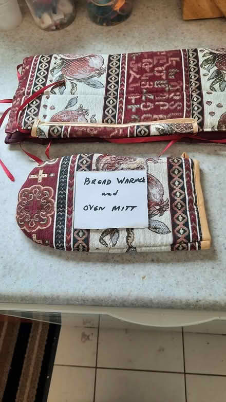 Photo of free Oven mitt and bread warmer (Brimley and Finch, Agincourt) #3