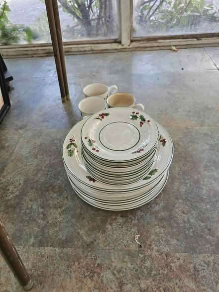 Photo of free Christmas dishes (Los Altos) #1