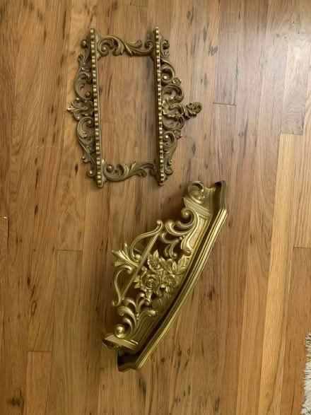 Photo of free Shelf & matching spoon display (Maple Leaf) #1