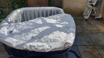 Photo of free Four person hot tub (SE11 Oval Vauxhall) #4