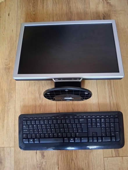 Photo of free Monitor & keyboard (BN44 Steyning.West Sussex) #1
