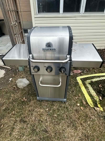 Photo of free Barbecue (Crestview, off viewmount) #1