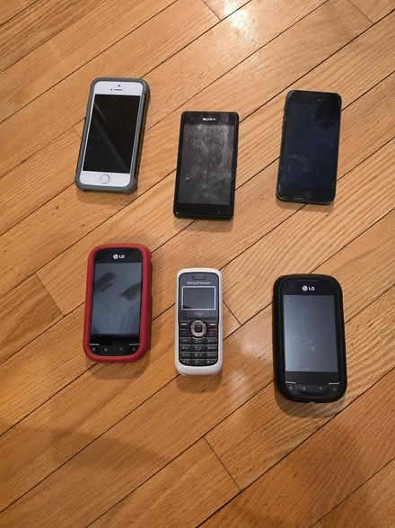 Photo of free Old phones smartphones (Overbrook) #1