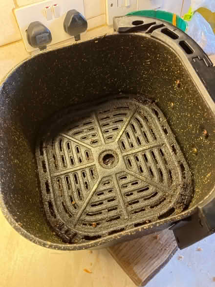Photo of free Air fryer (Whitecross) #2