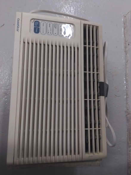 Photo of free Window air conditioner - 5200 btu (Morningside Heights/Claremont) #2