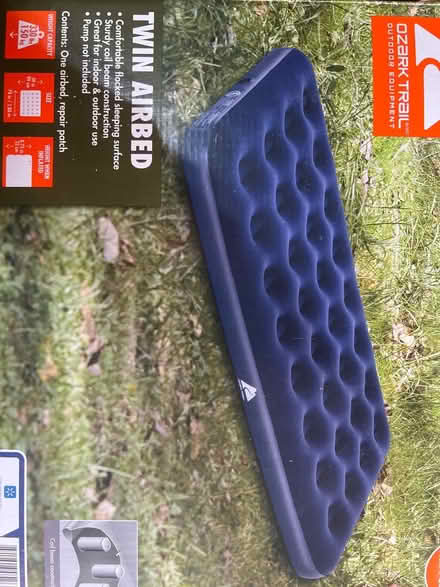 Photo of free Twin airbwd (Mavis & Burnhamthorpe) #1