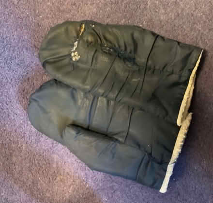 Photo of free Mittens (AB15) #1