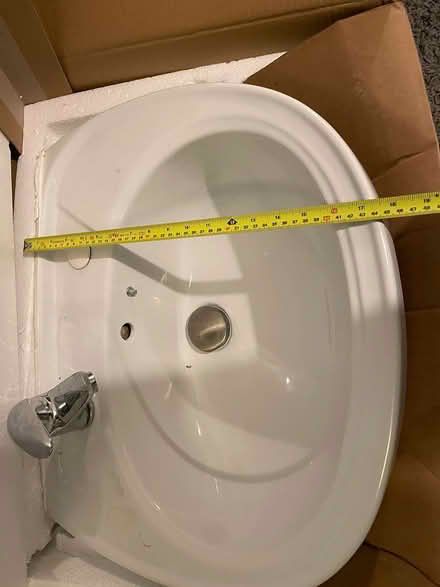 Photo of free Ceramic sink and pedestal (Horley RH6) #4