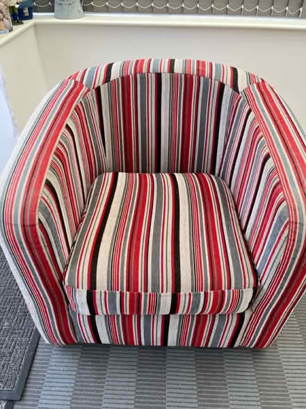 Photo of free 2 large tub chairs (Havant PO9) #1