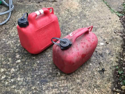 Photo of free 2 fuel cans (Calne SN11) #1