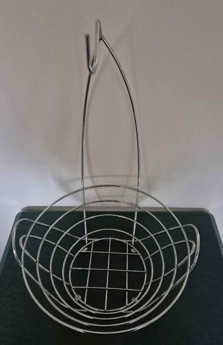 Photo of free Fruit bowl with banana hook (Handforth SK9) #1