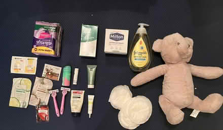 Photo of free For expecting mum: toiletries (CR7) #1