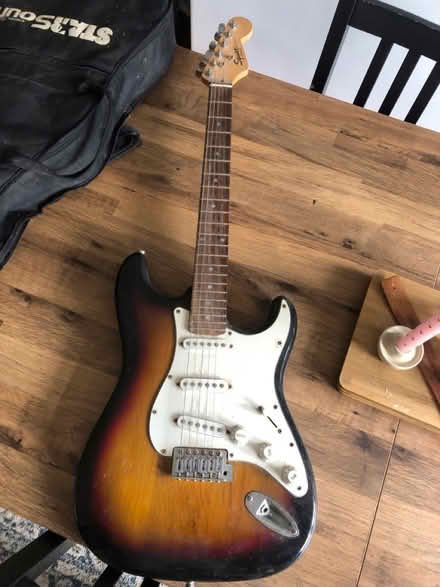 Photo of free Electric Guitar (Cross Gates LS15) #1