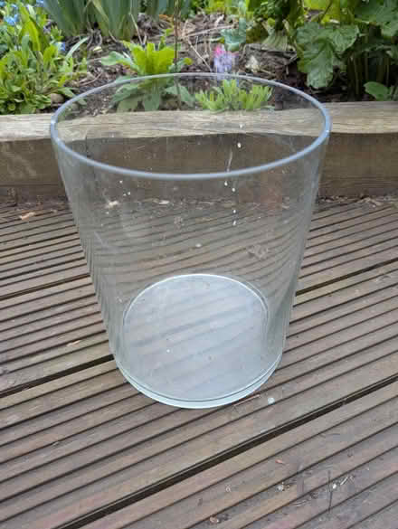Photo of free Large glass vase (Richmond, TW9) #1