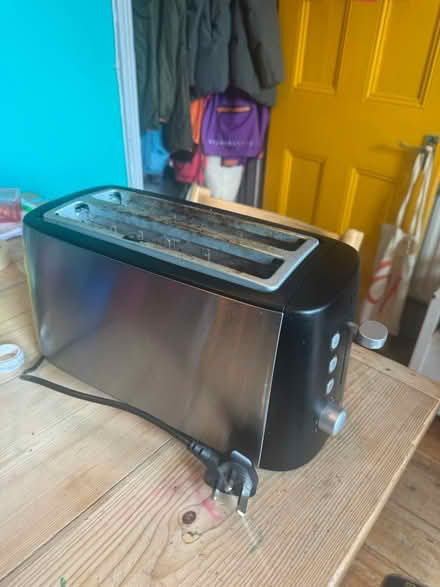 Photo of free 4 slice toaster (Sheffield S2) #4