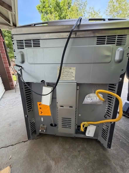 Photo of free Gas range/stove (East Davis) #4