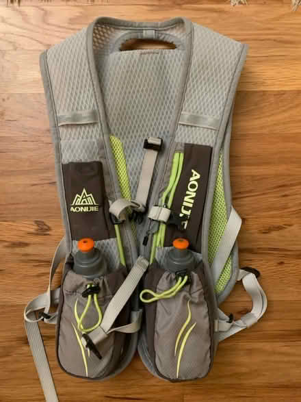 Photo of free Running vest (Maple Leaf) #2