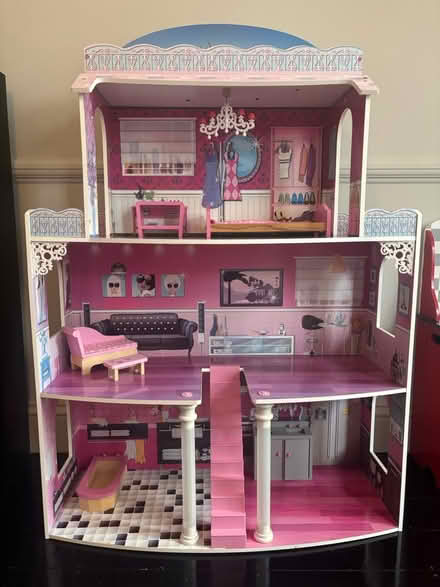 Photo of free Barbie doll house (SW11) #1
