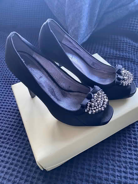 Photo of free women's shoes size 6 (North Watford WD24) #3