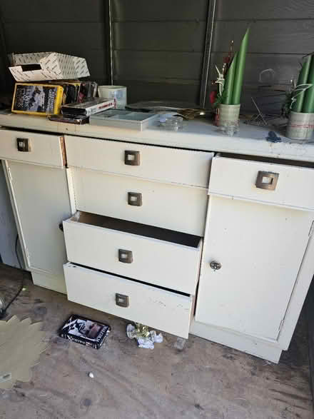 Photo of free Mid century Modern hutch/sideboard (Los Altos) #4