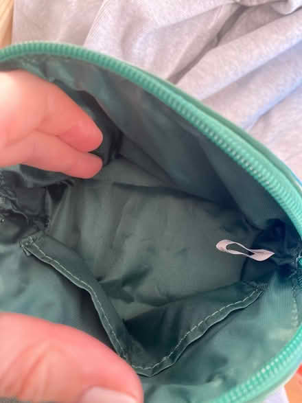 Photo of free Molton Brown green cosmetics bag (RG4) #4