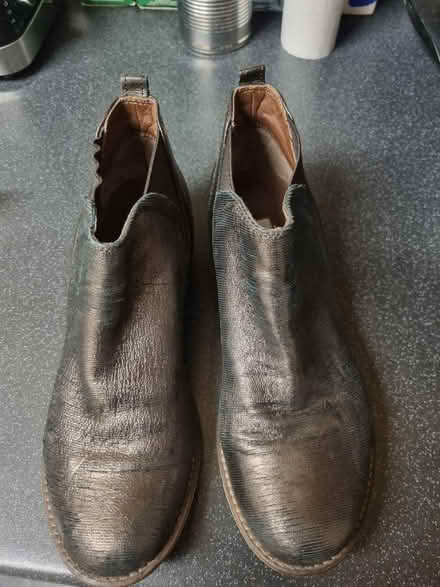 Photo of free Shoes size 5 (SE20) #2