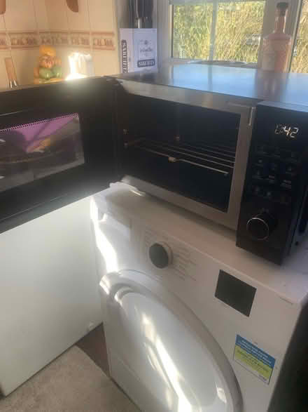 Photo of free Microwave oven (Rowrah CA26) #4