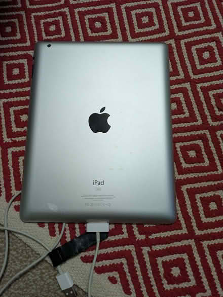 Photo of free iPad 2 (2011) (Dean Court OX2) #2