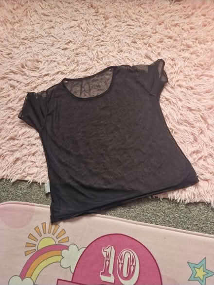 Photo of free X4 Tops bundle (Ng3) #3