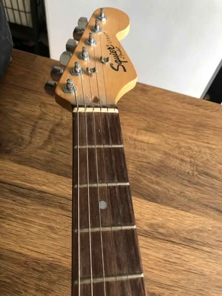 Photo of free Electric Guitar (Cross Gates LS15) #2