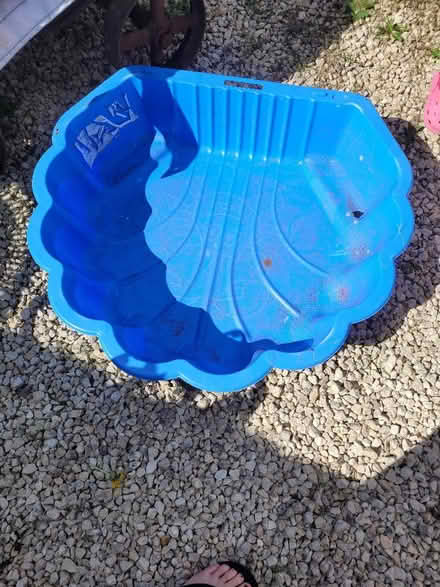 Photo of free Sand pit and smaller one (Benson OX10) #1