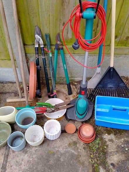 Photo of free Various garden bits (ME16 off Buckland Hill) #1