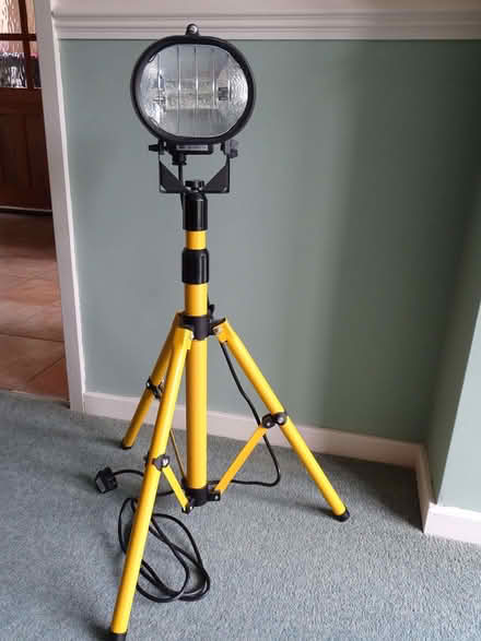 Photo of free An adjustable tripod halogen lamp (Kirby Cross CO13) #1
