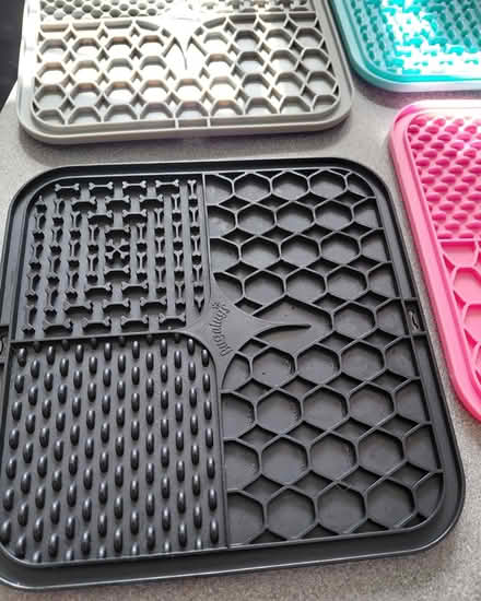 Photo of free X4 Bugalugs Pet feeding mats (St. Albans) #2