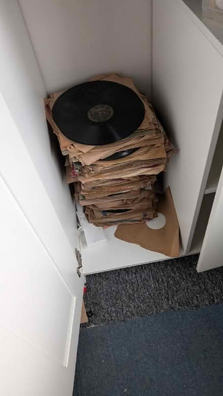 Photo of free Pile Of Old Records (BD22) #1