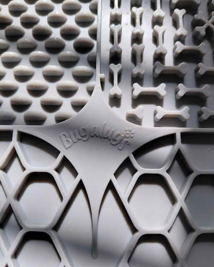 Photo of free X4 Bugalugs Pet feeding mats (St. Albans) #3