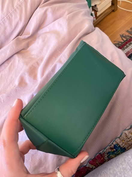 Photo of free Molton Brown green cosmetics bag (RG4) #3