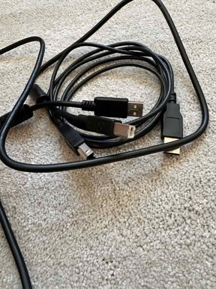 Photo of free 2 cables (GL3) #1
