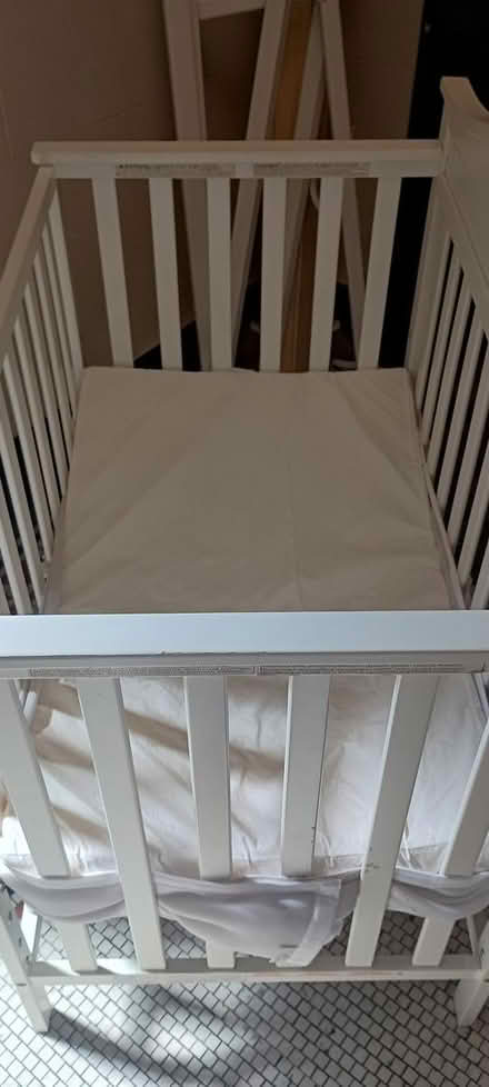 Photo of free Baby Crib (Flatbush, Brooklyn) #2