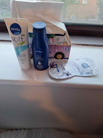 Photo of free Nivea gift set (no lip balm) (Walkley S6) #2