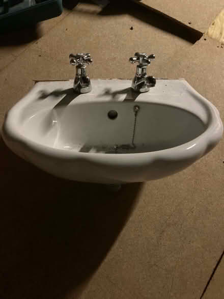 Photo of free Basin with scalloped edges (Kenilworth CV8) #1