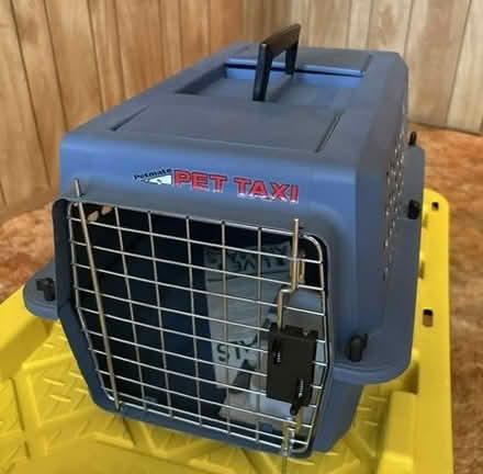 Photo of free Small Pet Carrier (Crestwood) #1