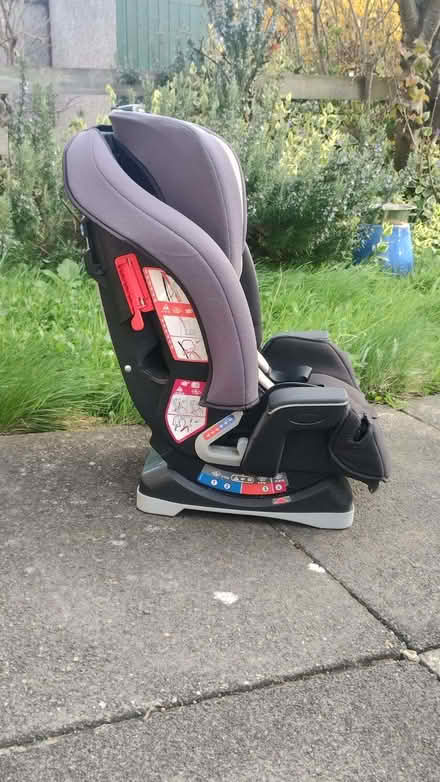 Photo of free Child's car seat (Leeds LS14) #4