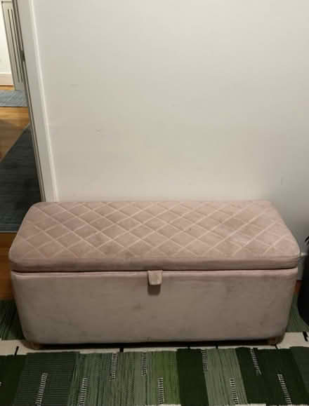 Photo of free Pink velvet ottoman (Newington Green N16) #1