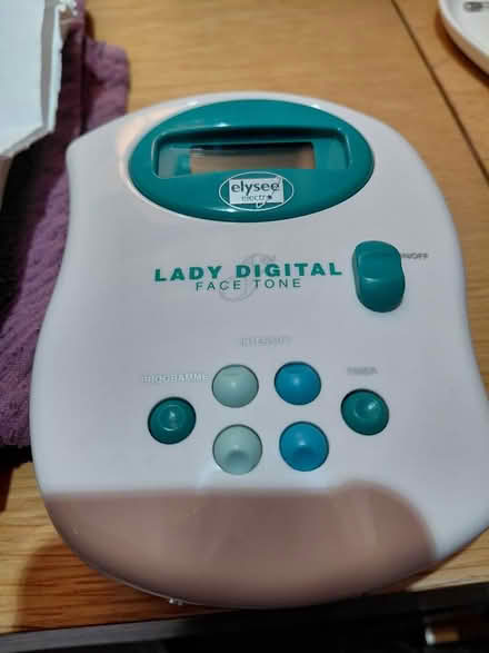 Photo of free Facial toner (Fleetville AL4) #2