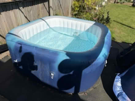 Photo of free LayZSpa Hawaii hot tub (Chessington - KT9) #1